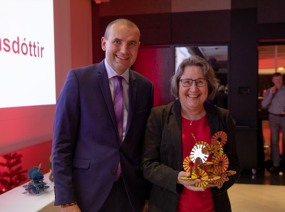 Forseti Íslands, Guðni Th. Jóhannesson afhendir Sólveigu Ásgrímsdóttur Hvatningarverðlaun ÖBÍ.