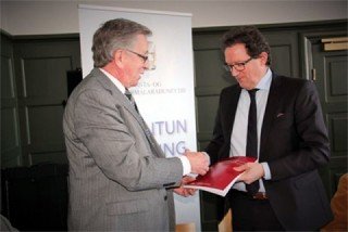 Menntamálaráðherra afhent skýrsla Evrópumiðstöðvar