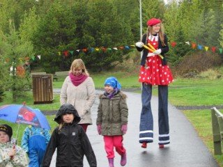 Afmælisfagnaður í regni og sól