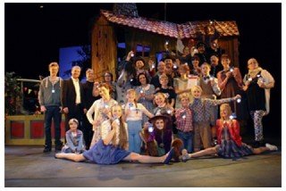 Leikarahópurinn í Línu langsokk /MYND:Katrín Björg