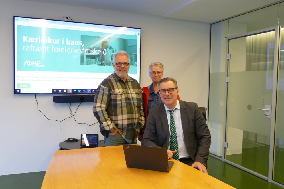 Willum Þór Þórsson, heilbrigðisráðherra opnar foreldranámskeiðið Kærleikur í kaos ásamt Vilhjálmi Hj…