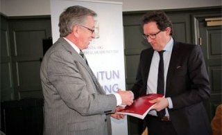 Menntamálaráðherra afhent skýrsla Evrópumiðstöðvar